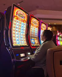 Pengguna mobile menelusuri bingo keberuntungan